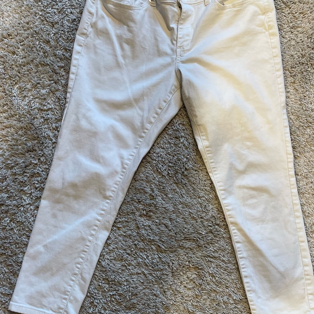 Stylish Ana white Pants